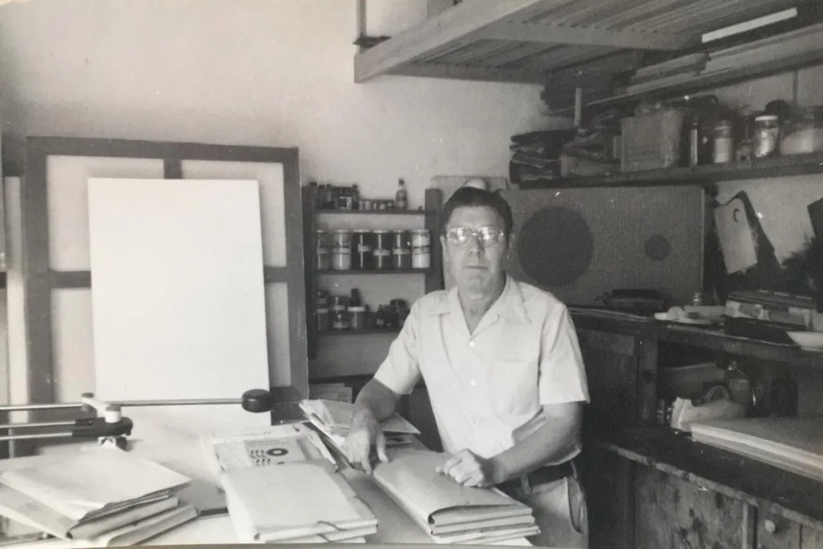 Sacilotto no ateliê Barracão, década de 1970