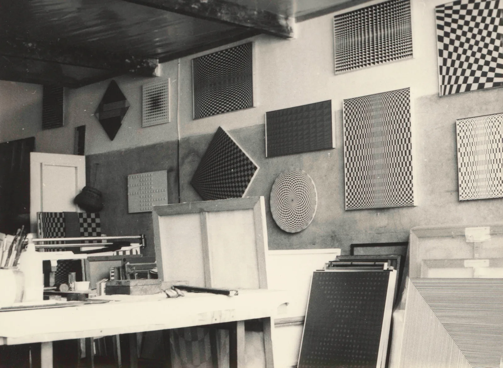 Montagem com obras no ateliê Galpão, c. 1979