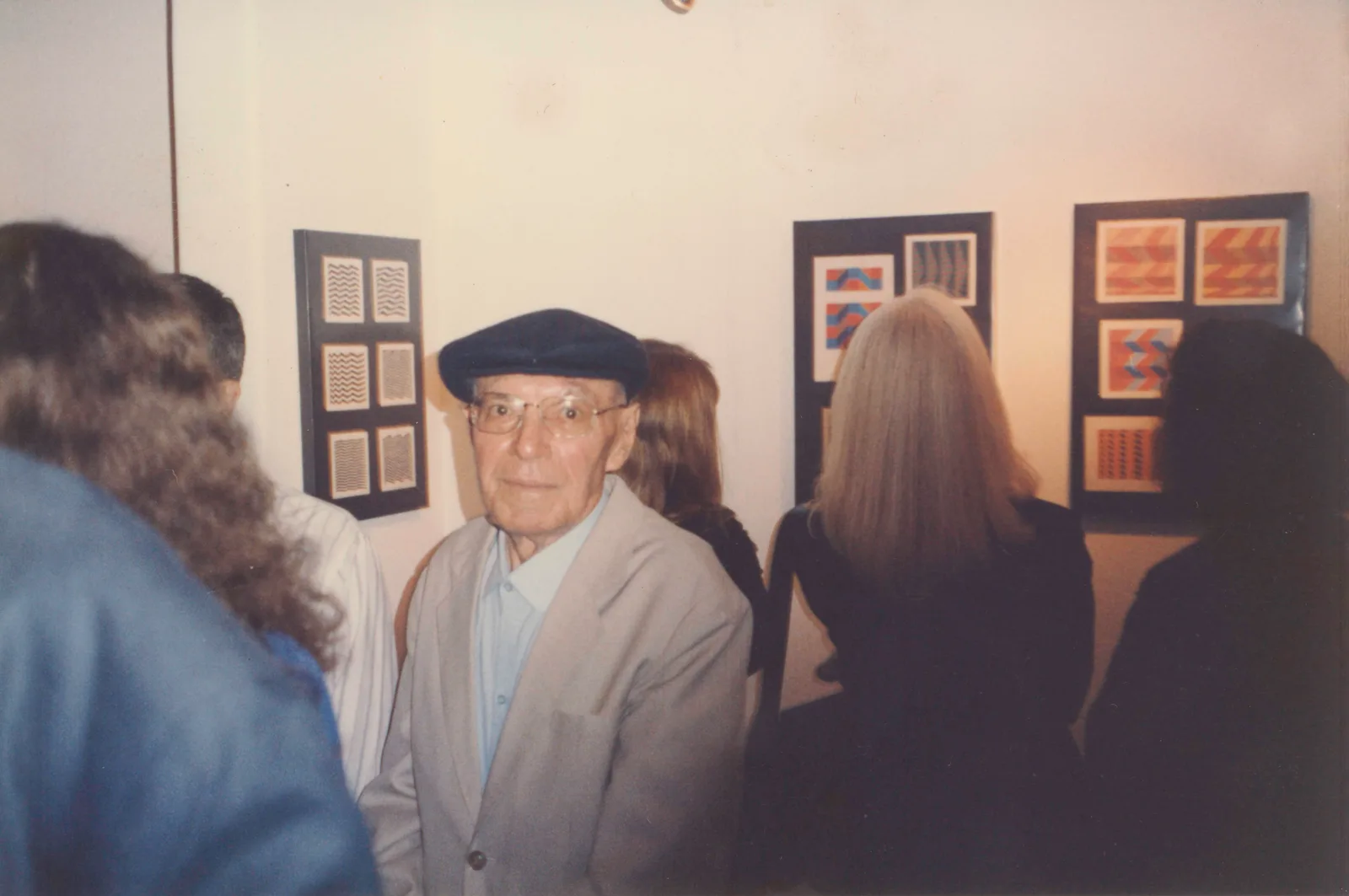 Abertura da exposição "Luiz Sacilotto: estudos e desenhos". Escritório de Arte Luiz Sacilotto, Santo André, 1998