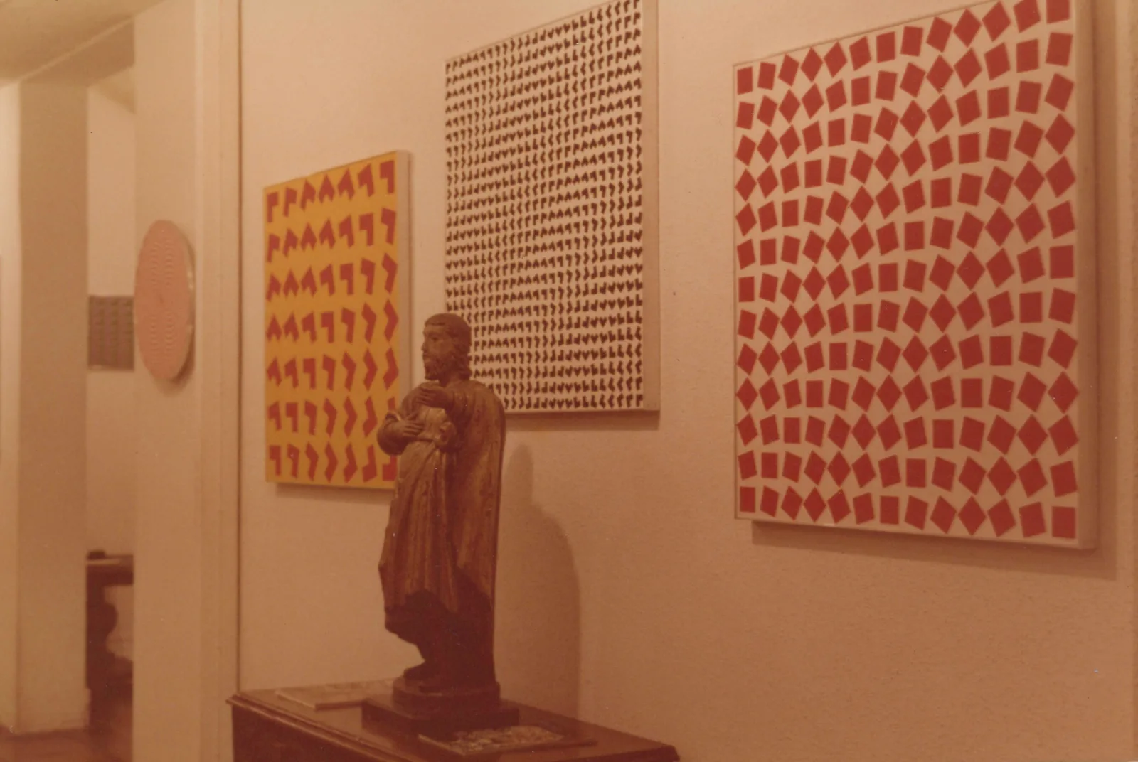 Exposição "Obras dos últimos anos" na Galeria Cosme Velho, com curadoria de Theon Spanudis, em São Paulo, 1982