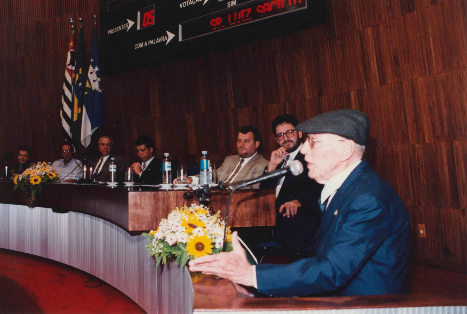 Homenagem a Sacilotto, 2000. Medalha de Honra ao Mérito