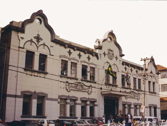 Fachada do Instituto Profissional Masculino, localizado na Rua Piratininga, no bairro do Brás, em São Paulo, 1940
