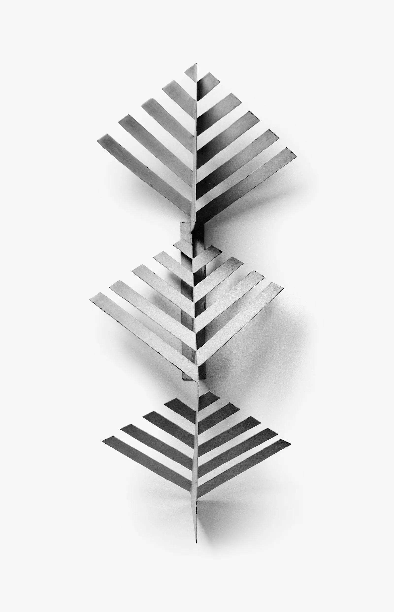 “Concreção 6045”, 1960, ferro pintado, 90,2 × 31,1 × 39,4 cm. The Adolpho Leirner Collection of Brazilian Constructive Art, museum purchase funded by the Caroline Wiess Law Accessions Endowment Fund, Houston, TX