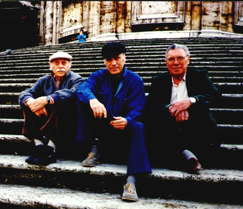 Hércules Barsotti, Arcangelo Ianelli e Luiz Sacilotto na escadaria da Basílica de Santa Maria Maior, em Roma, 1991